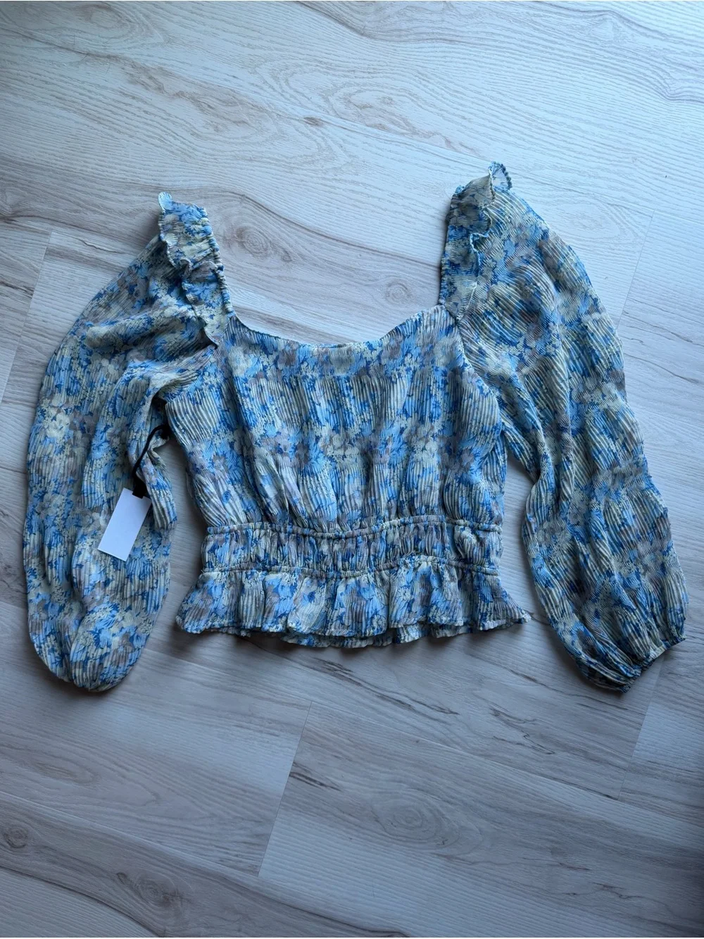 Astr Floral Smocked Puff-Sleeve Crop Top in Blue and Cream